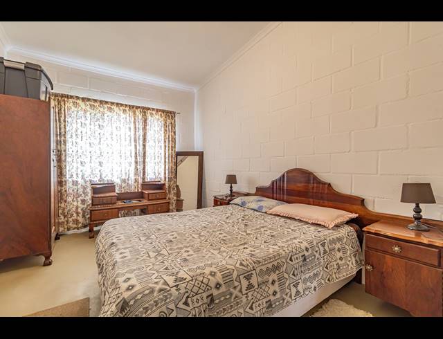 3 BEDROOM HOUSE FOR SALE IN HOOIKRAAL